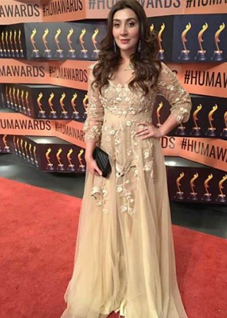 aisha khan hum awards